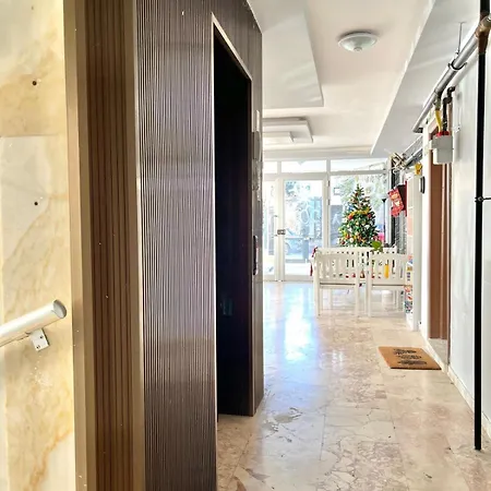 Kaira Homes & Lejlighed