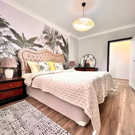 Kaira Homes & Lejlighed