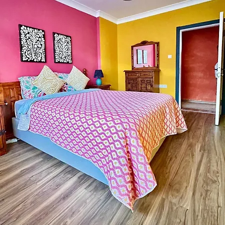 Kaira Homes & Lejlighed