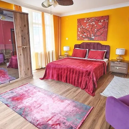 Kaira Homes & Lejlighed *