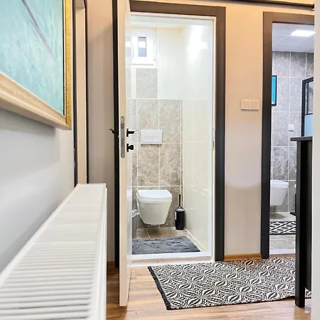 Kaira Homes & Lejlighed *