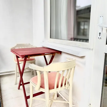 Kaira Homes & Lejlighed