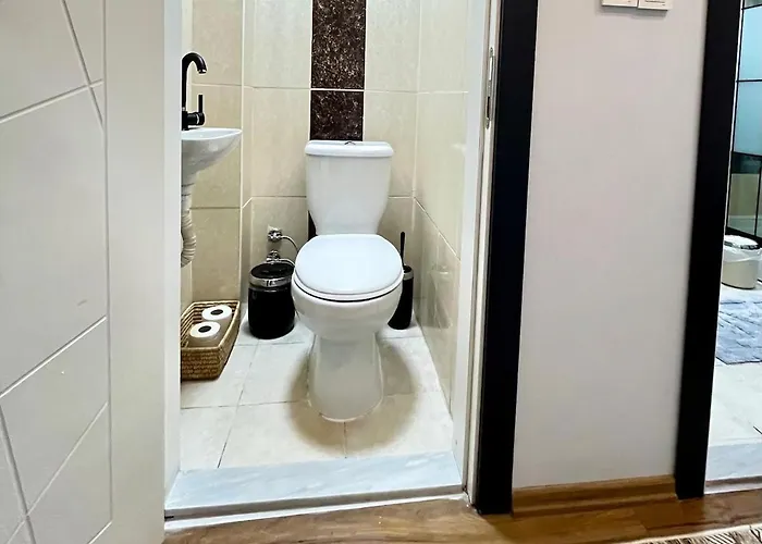 Kaira Homes & 아파트 *